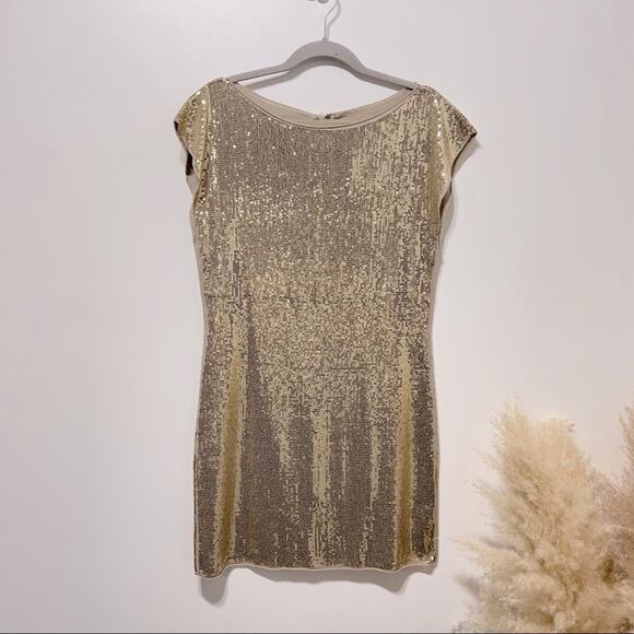 Alice + Olivia Gold Sequin Shift Dress Size M Back Keyhole. - Picture 4 of 12